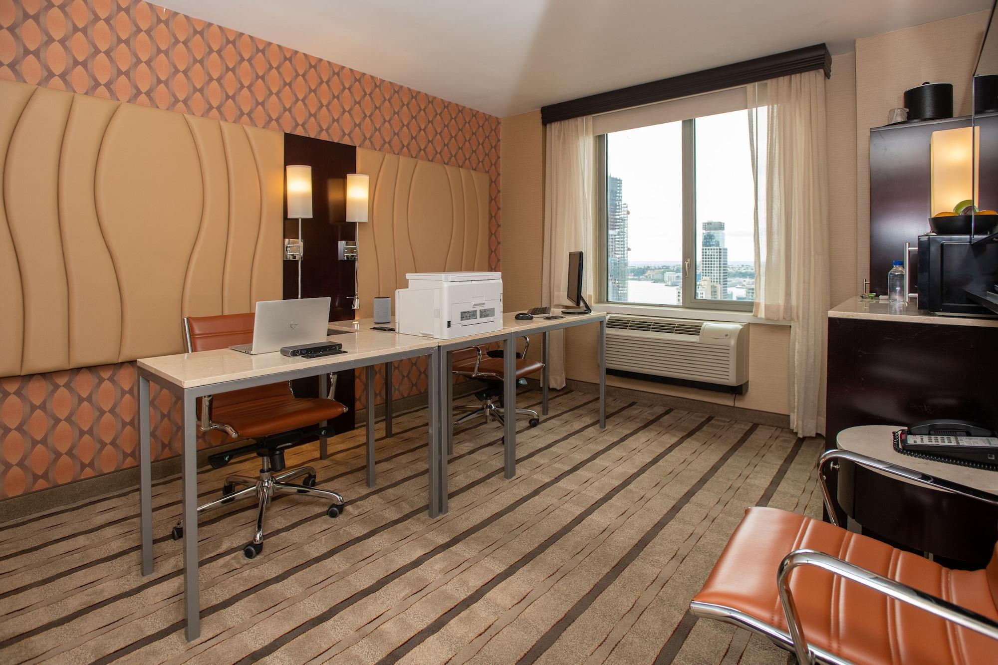 Holiday Inn New York City - Times Square By Ihg Экстерьер фото